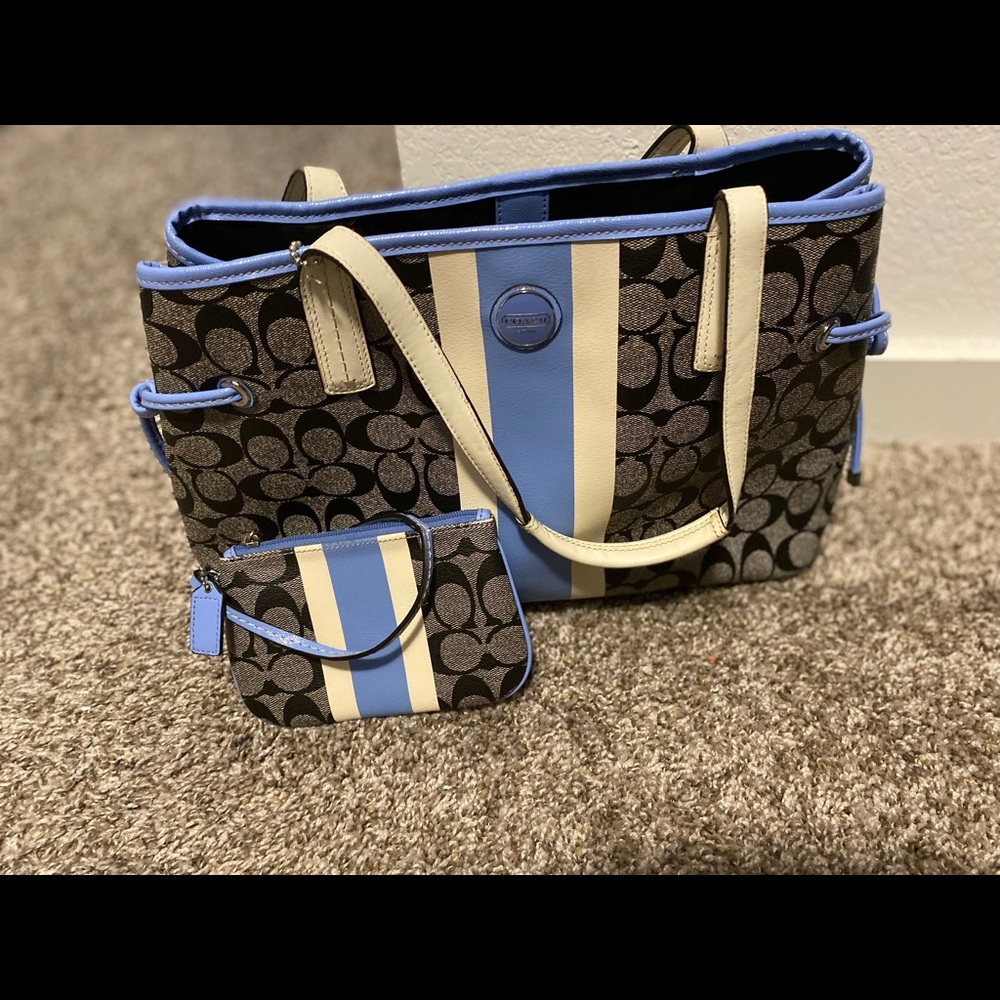 Coach purse with matching wristlet